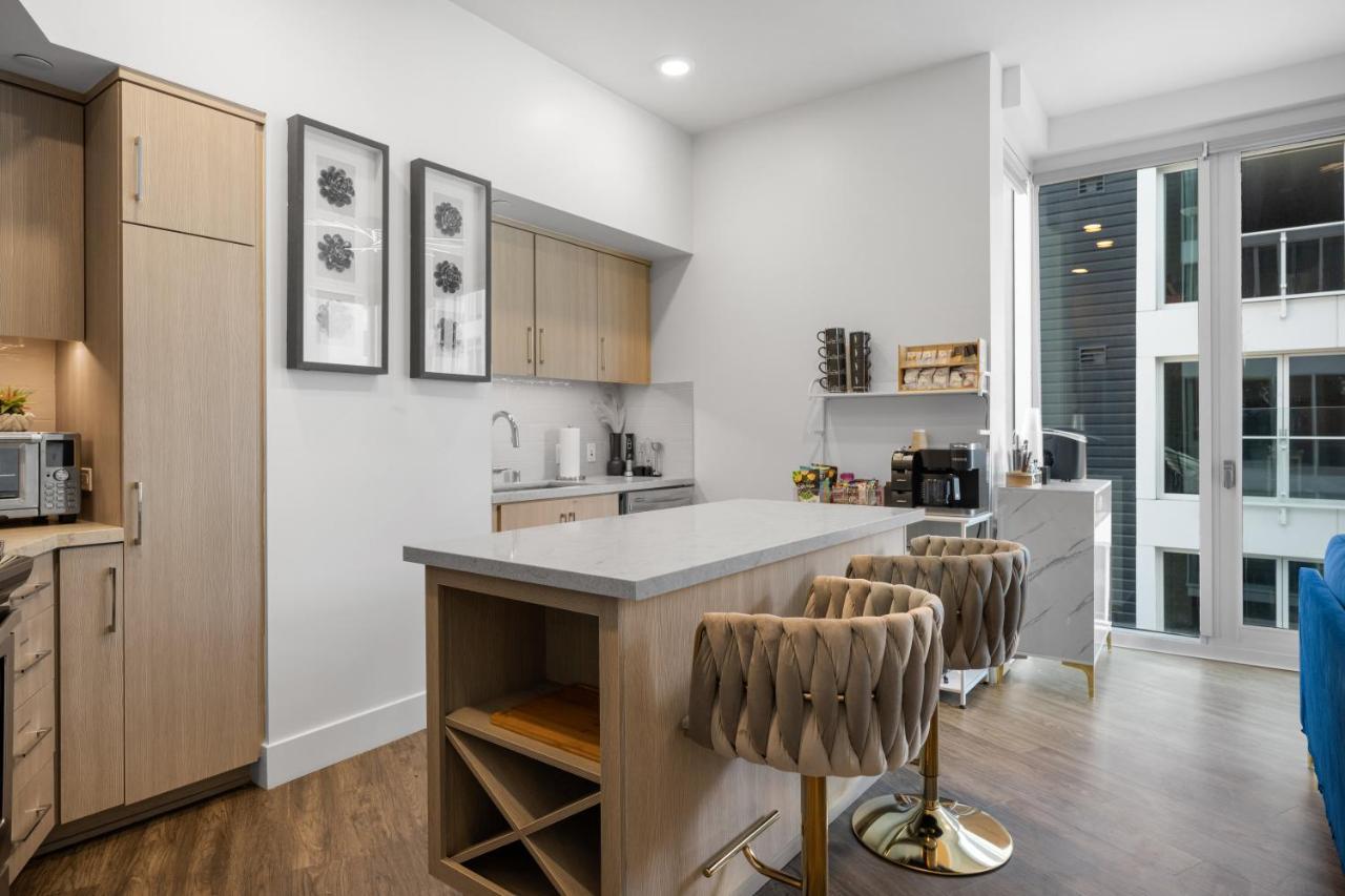 Park Lux Playhouse Apartment *
