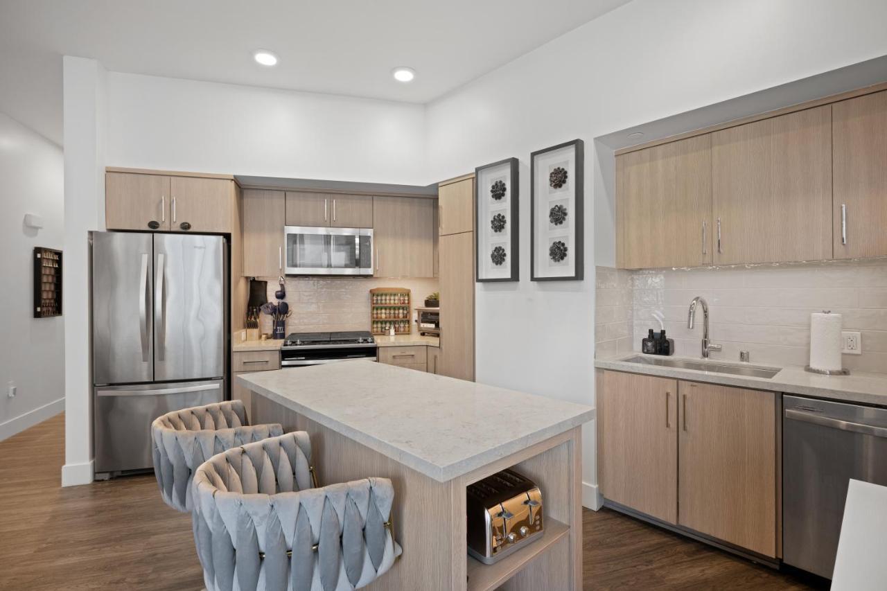 Apartment Park Lux Playhouse San Diego