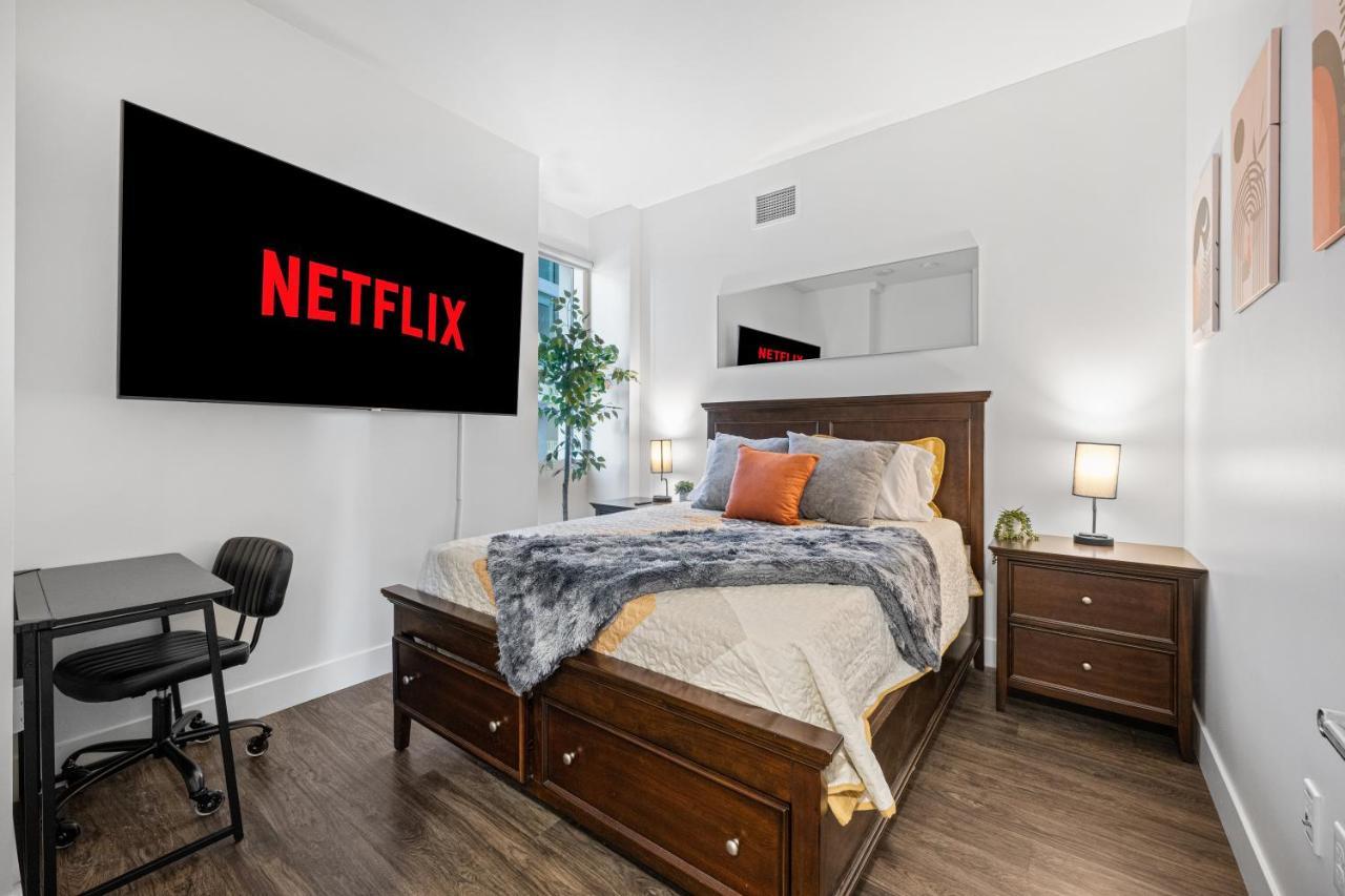 Park Lux Playhouse Apartment *