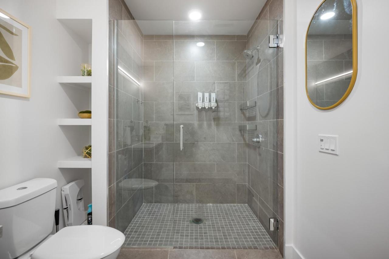 Park Lux Playhouse Apartment