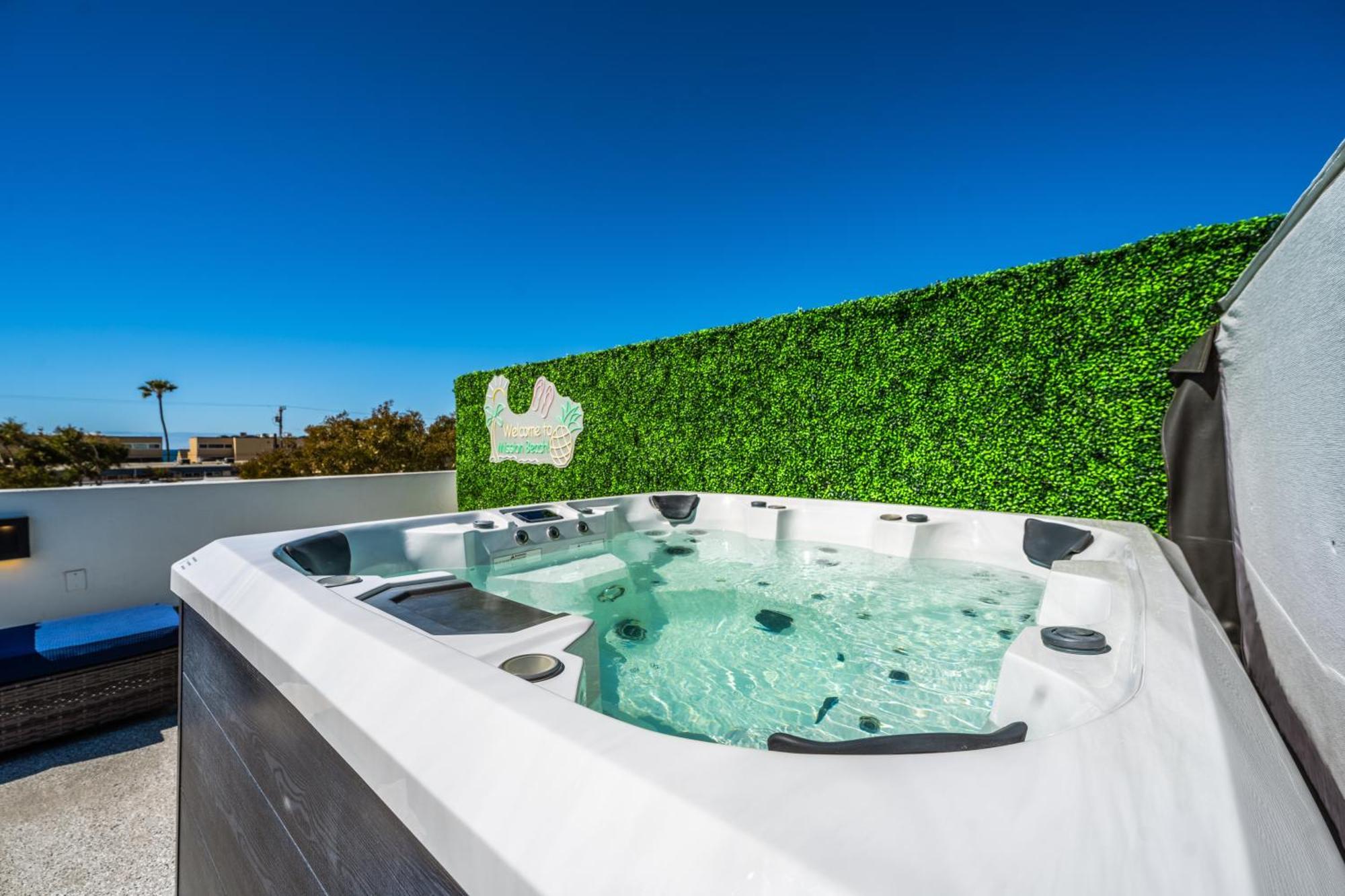 Holiday home Ocean & Bay Panorama 4 Levels Rooftop With Hot Tub *