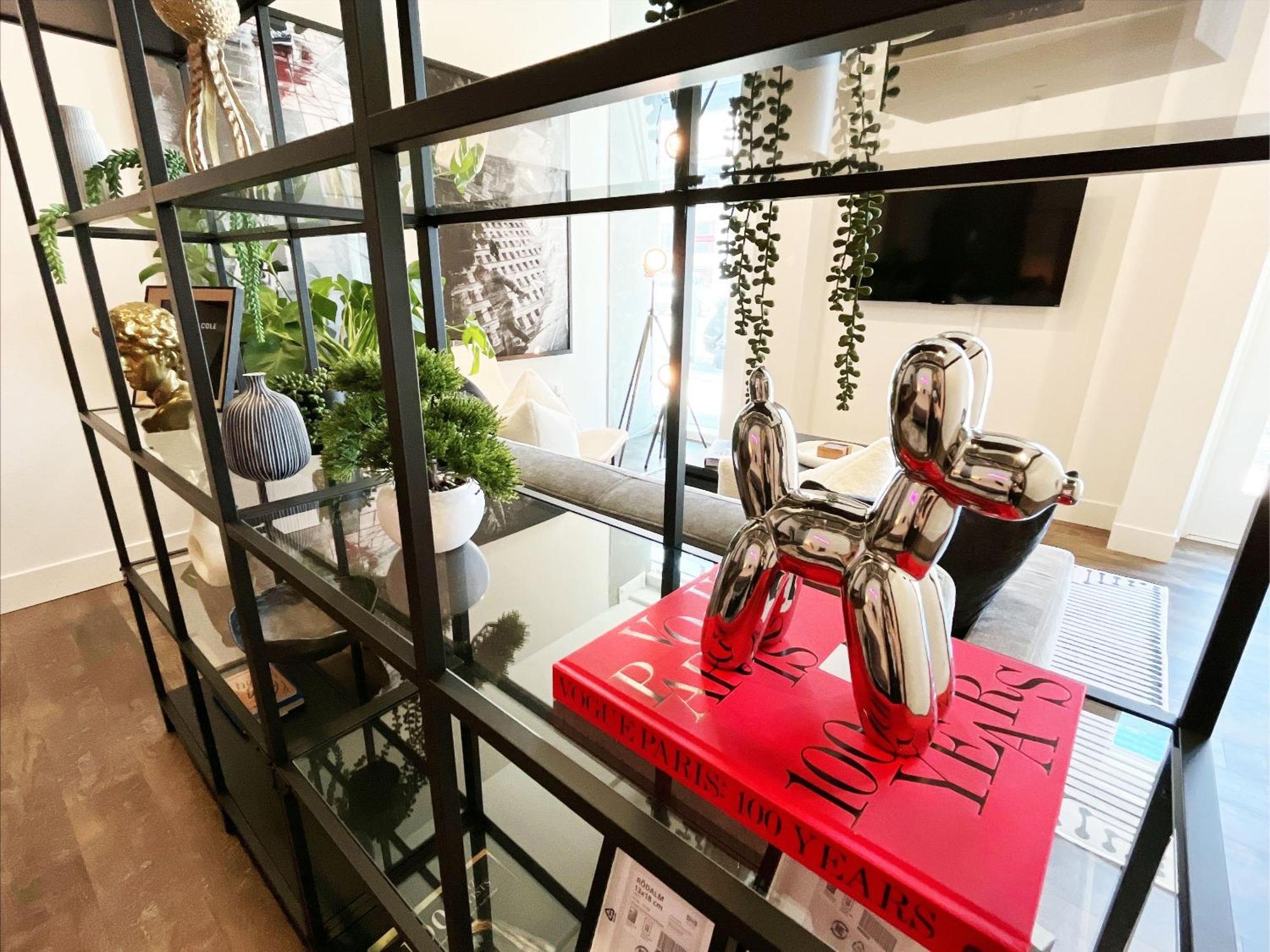Luxury 2 Story By Convention Center & Petco Park Apartment
