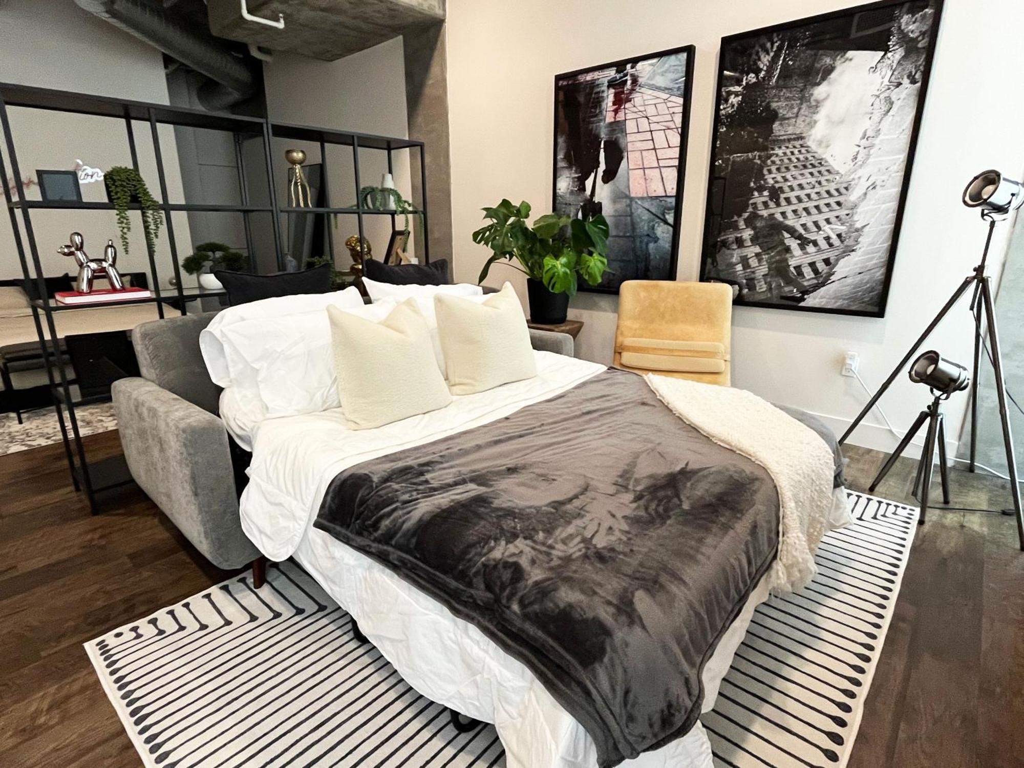 Luxury 2 Story By Convention Center & Petco Park * San Diego