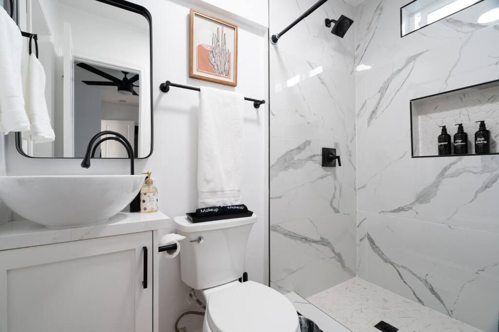 Сasa de vacaciones * Bueno Bueno Casita * / 7 Min To Downtown / 4 Bdr *