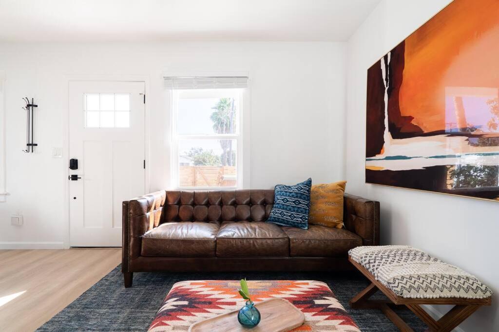 * Bueno Bueno Casita * / 7 Min To Downtown / 4 Bdr