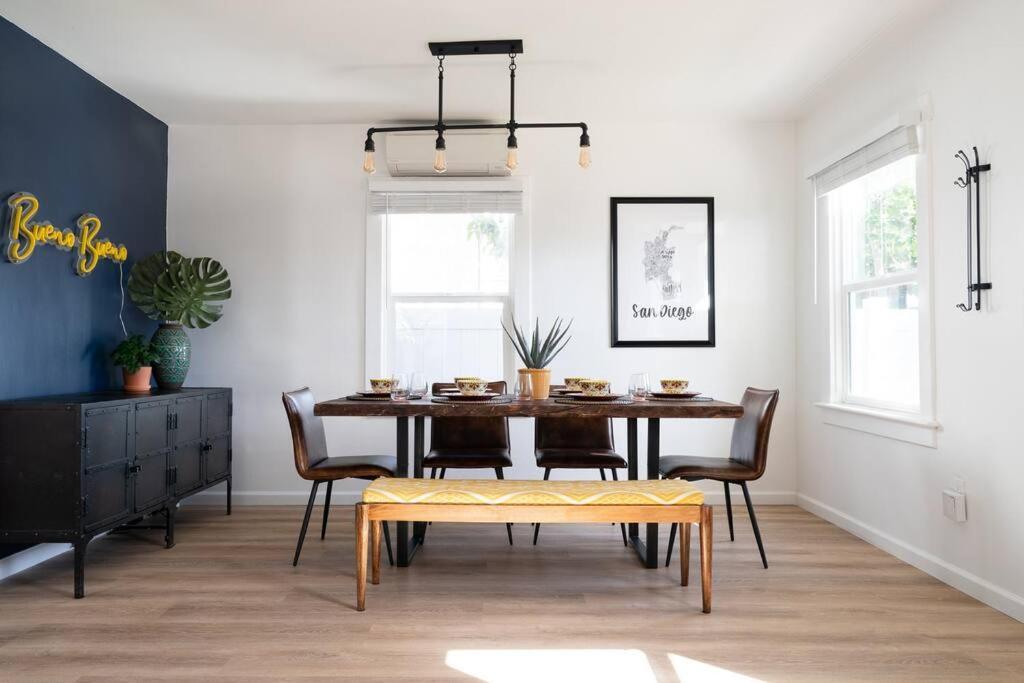 * Bueno Bueno Casita * / 7 Min To Downtown / 4 Bdr Сasa de vacaciones