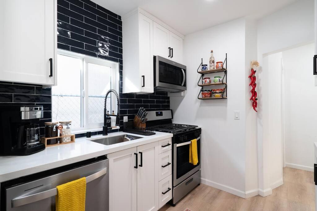 * Bueno Bueno Casita * / 7 Min To Downtown / 4 Bdr San Diego