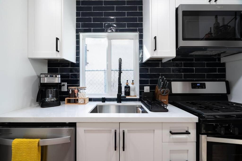 * Bueno Bueno Casita * / 7 Min To Downtown / 4 Bdr * San Diego