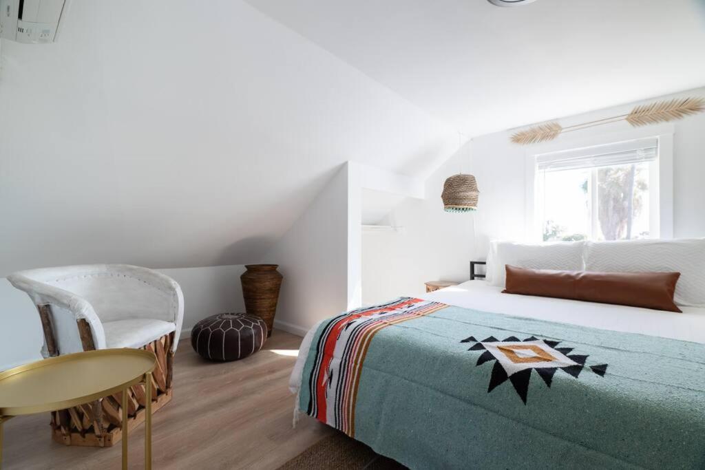 * Bueno Bueno Casita * / 7 Min To Downtown / 4 Bdr Сasa de vacaciones