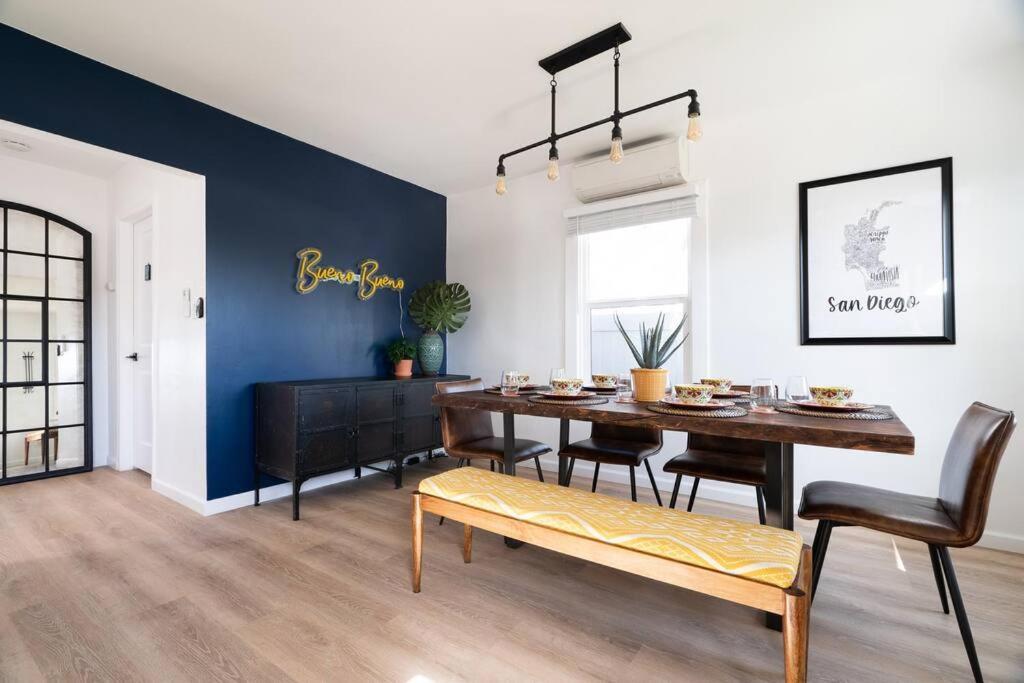 * Bueno Bueno Casita * / 7 Min To Downtown / 4 Bdr Сasa de vacaciones *
