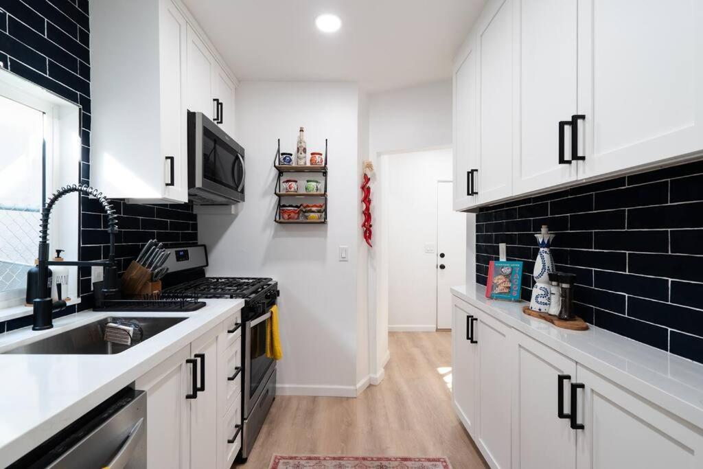 * Bueno Bueno Casita * / 7 Min To Downtown / 4 Bdr San Diego