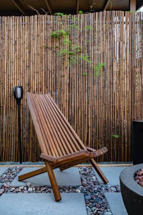 * Bueno Bueno Casita * / 7 Min To Downtown / 4 Bdr *