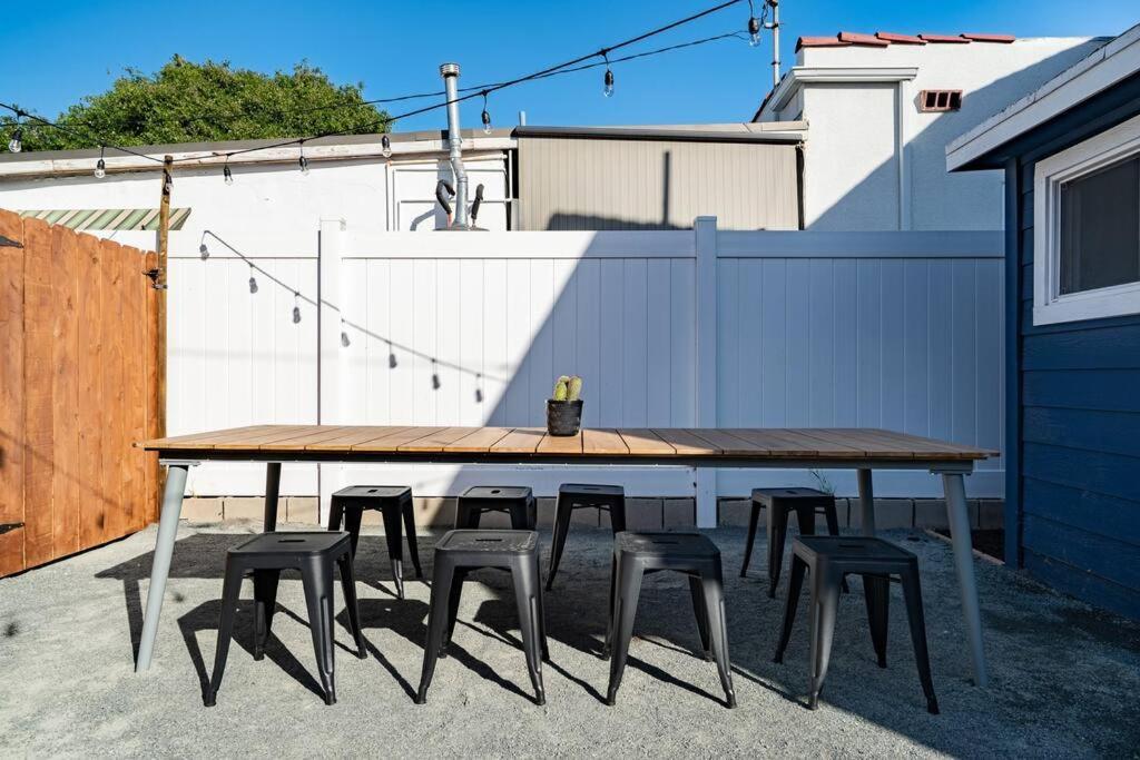 * Bueno Bueno Casita * / 7 Min To Downtown / 4 Bdr Сasa de vacaciones *