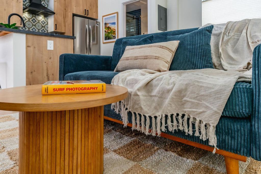 Swanky In Vibrant Hillcrest Apartment