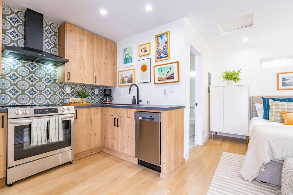 Quaint In Charming Marston Hills Apartment