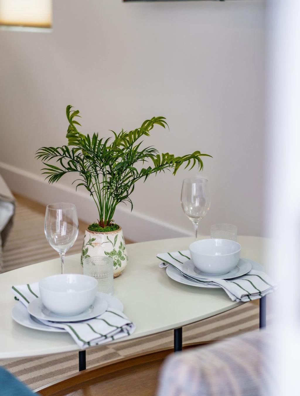 Quaint In Charming Marston Hills Apartment *
