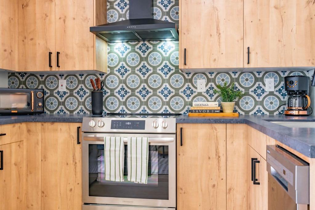 Quaint In Charming Marston Hills *