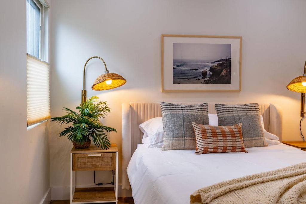 Newly Remodeled Uptown Chic Holiday home *