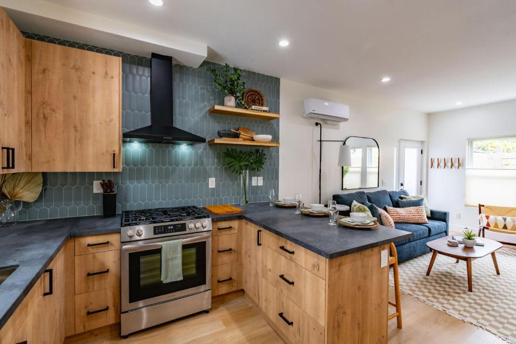 Newly Remodeled Uptown Chic *