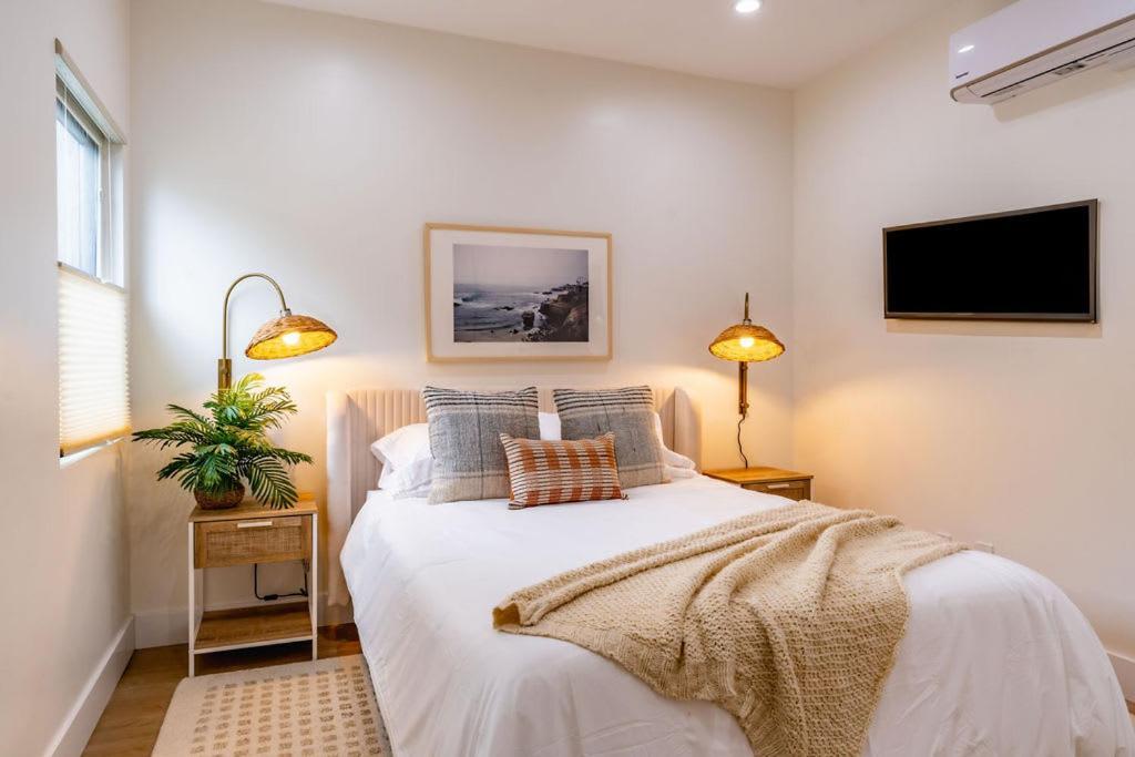 Newly Remodeled Uptown Chic