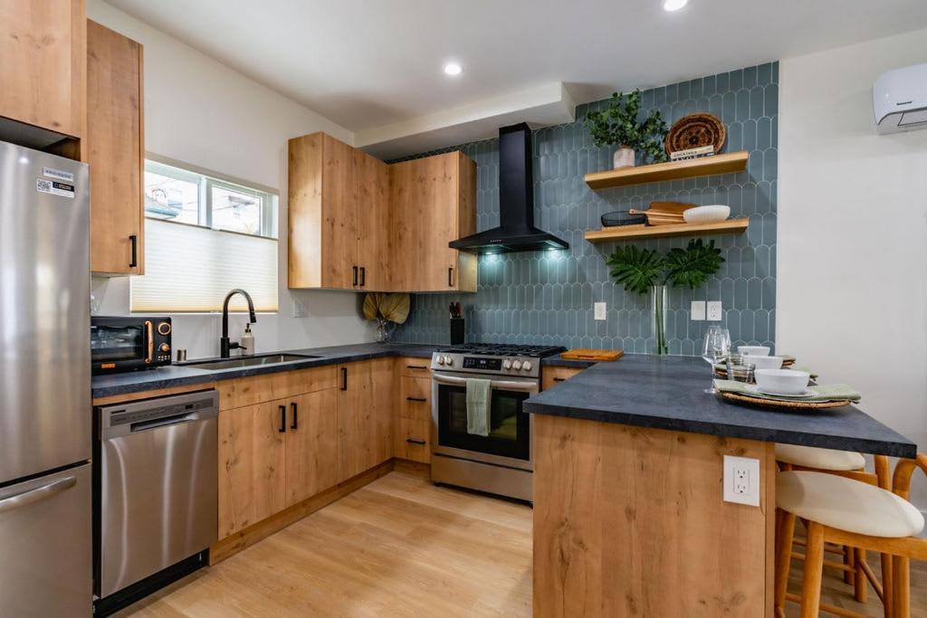 Newly Remodeled Uptown Chic Holiday home San Diego