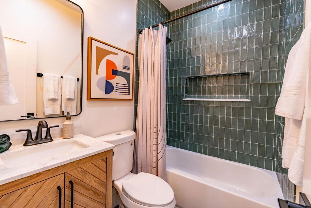 Newly Remodeled Uptown Chic San Diego