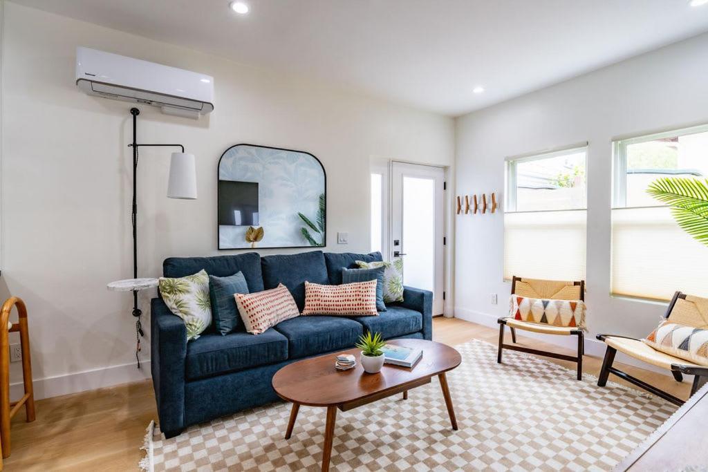 Newly Remodeled Uptown Chic Holiday home *