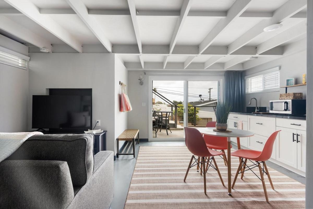 Cozy Blocks From The Bay Holiday home *