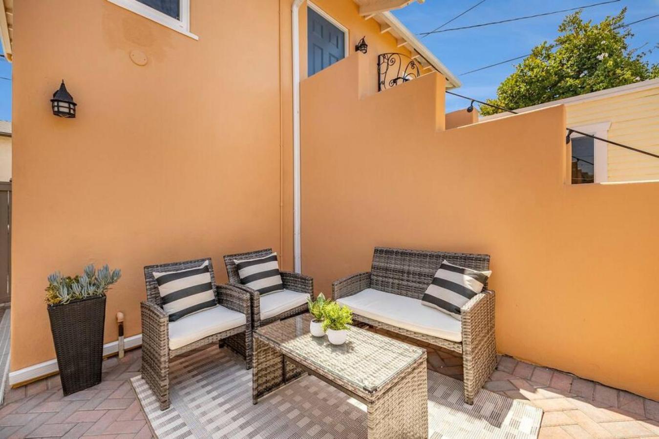 Holiday home Stylish 1br Retreat With Garage Ac Close 2 Everything *