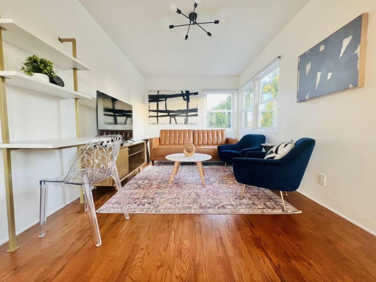 Holiday home Stylish 1br Retreat With Garage Ac Close 2 Everything *