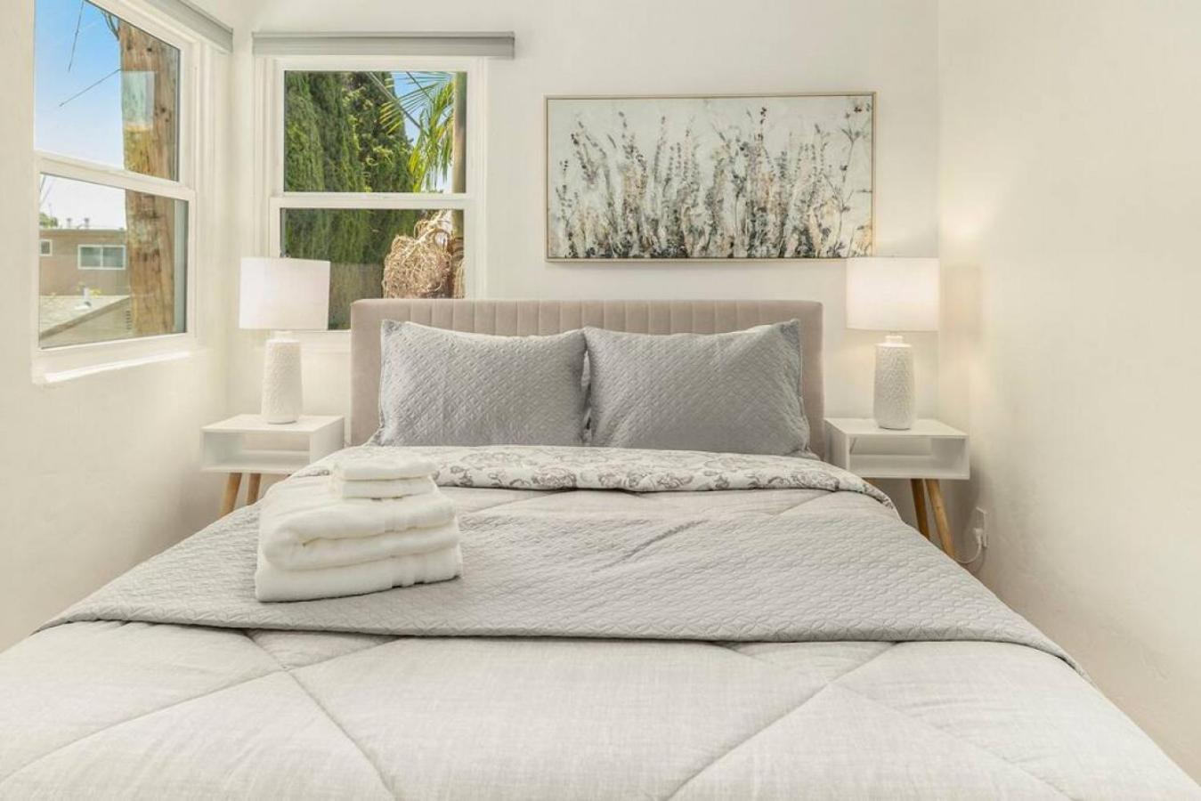 Stylish 1br Retreat With Garage Ac Close 2 Everything Holiday home *