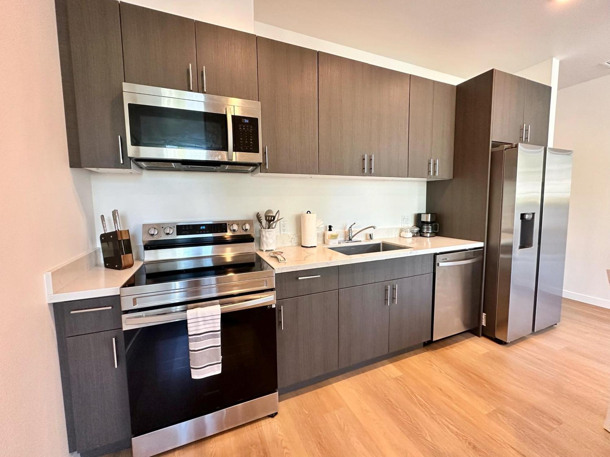 Nimitz Crossing Luxury Residences * San Diego