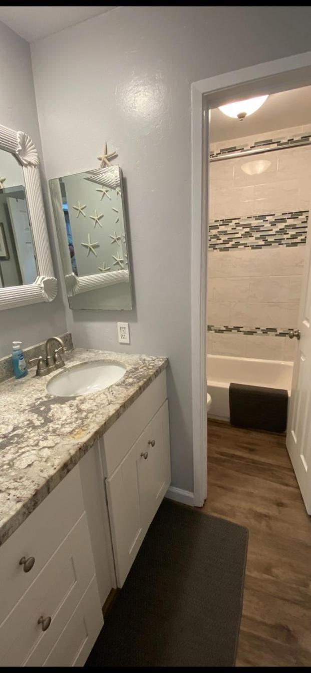 Ocean Breeze 2 Bedroom Apartment *
