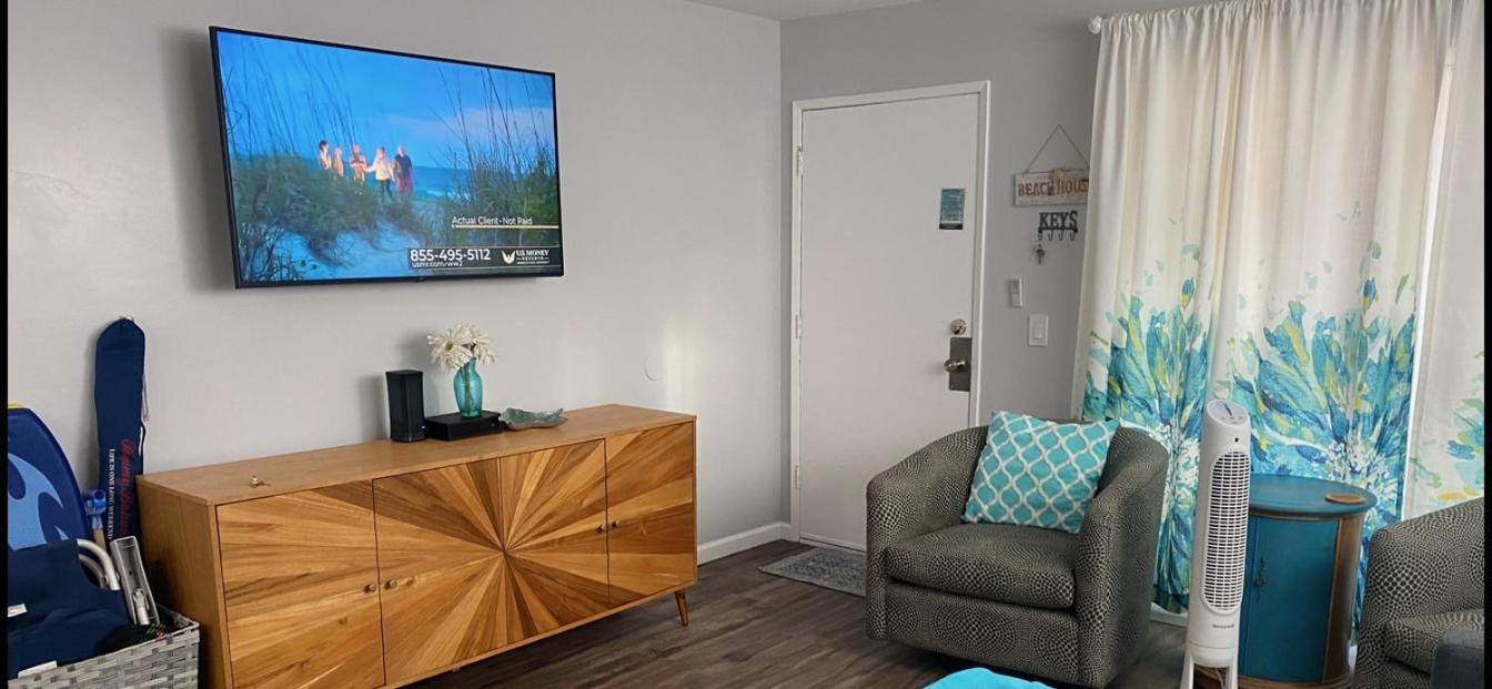Ocean Breeze 2 Bedroom Apartment *