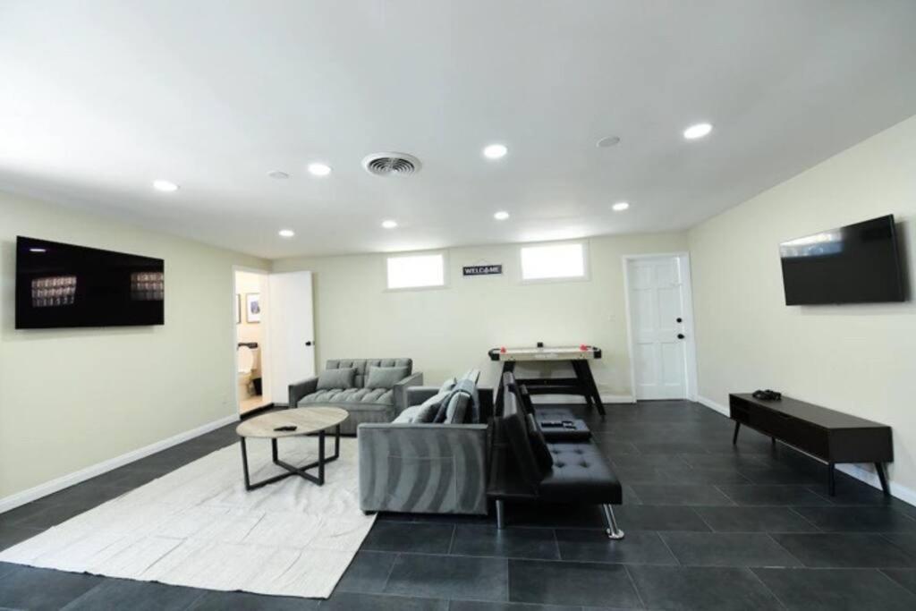 Holiday home Entire Home, Pool, Free Parking, Wifi, Family Neighborhood! San Diego