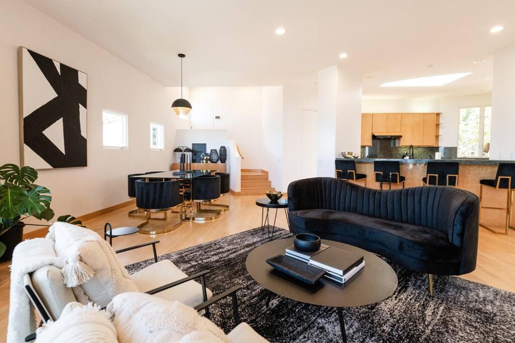 La Jolla Ocean View Mansion 2 *