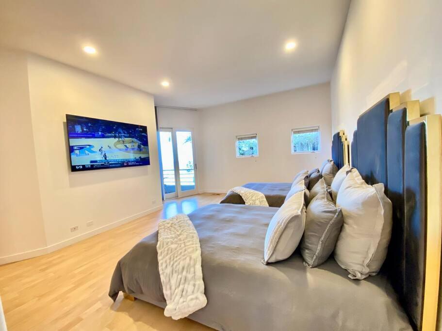 La Jolla Ocean View Mansion 2 *
