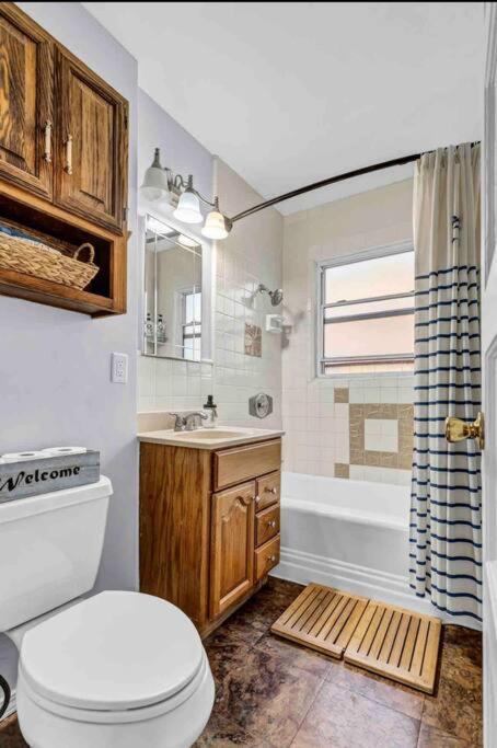 Rustic Coastal Retreat In Sunset Cliffs Three Beds & Two Baths Holiday home San Diego