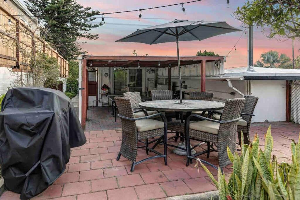 Rustic Coastal Retreat In Sunset Cliffs Three Beds & Two Baths
