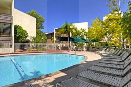 Apartment With Pool In The Heart Of Missionvalley *