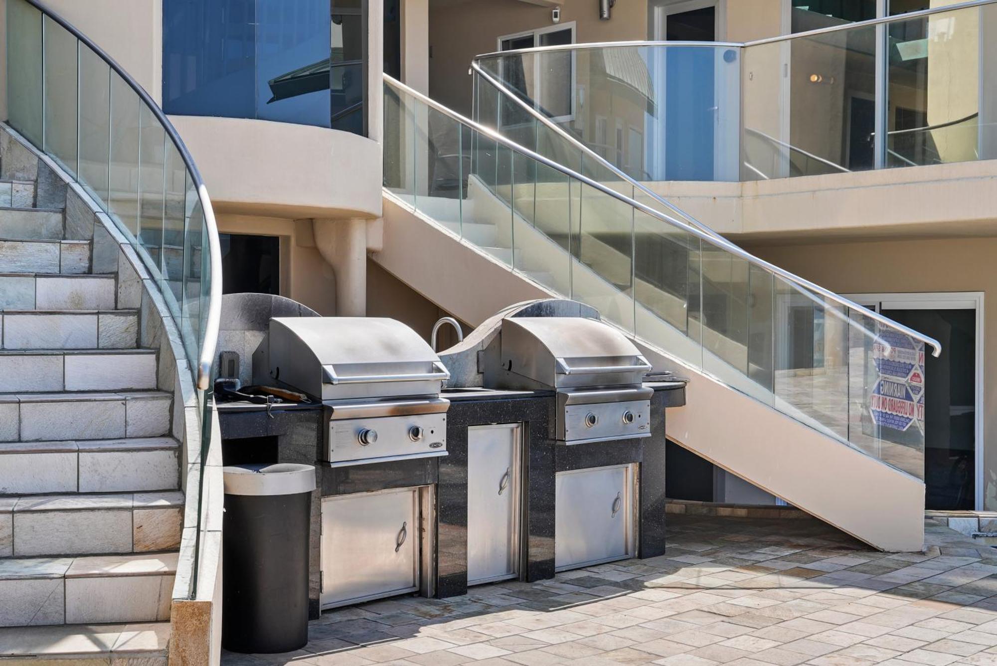 Stunning Oceanfront Boardwalk - Spa, Steps2beach, Parking & Fast Wifi! * San Diego