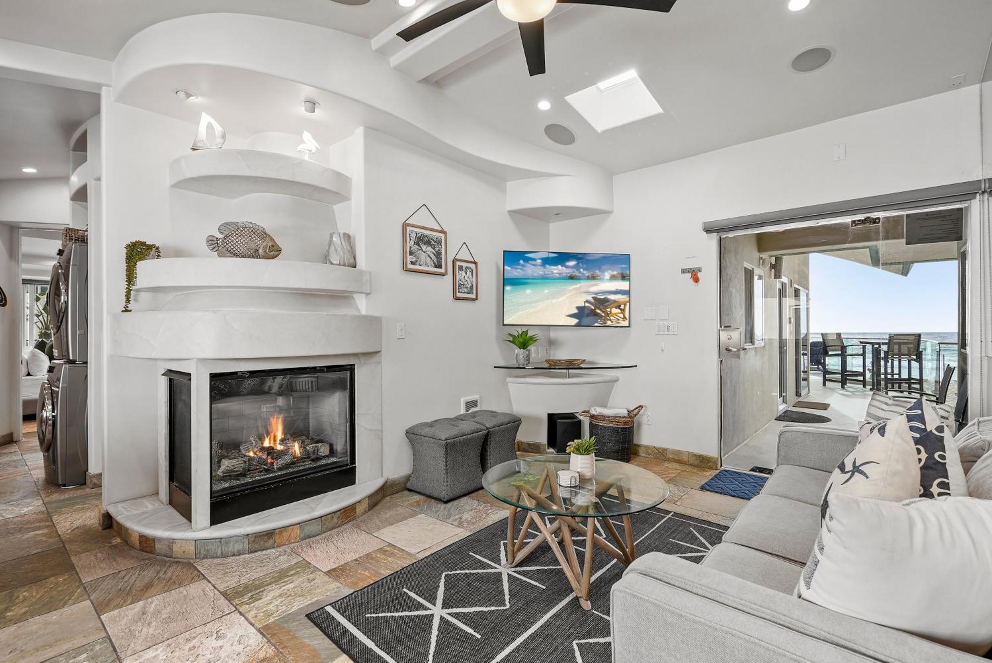 Holiday home Stunning Oceanfront Boardwalk - Spa, Steps2beach, Parking & Fast Wifi! San Diego