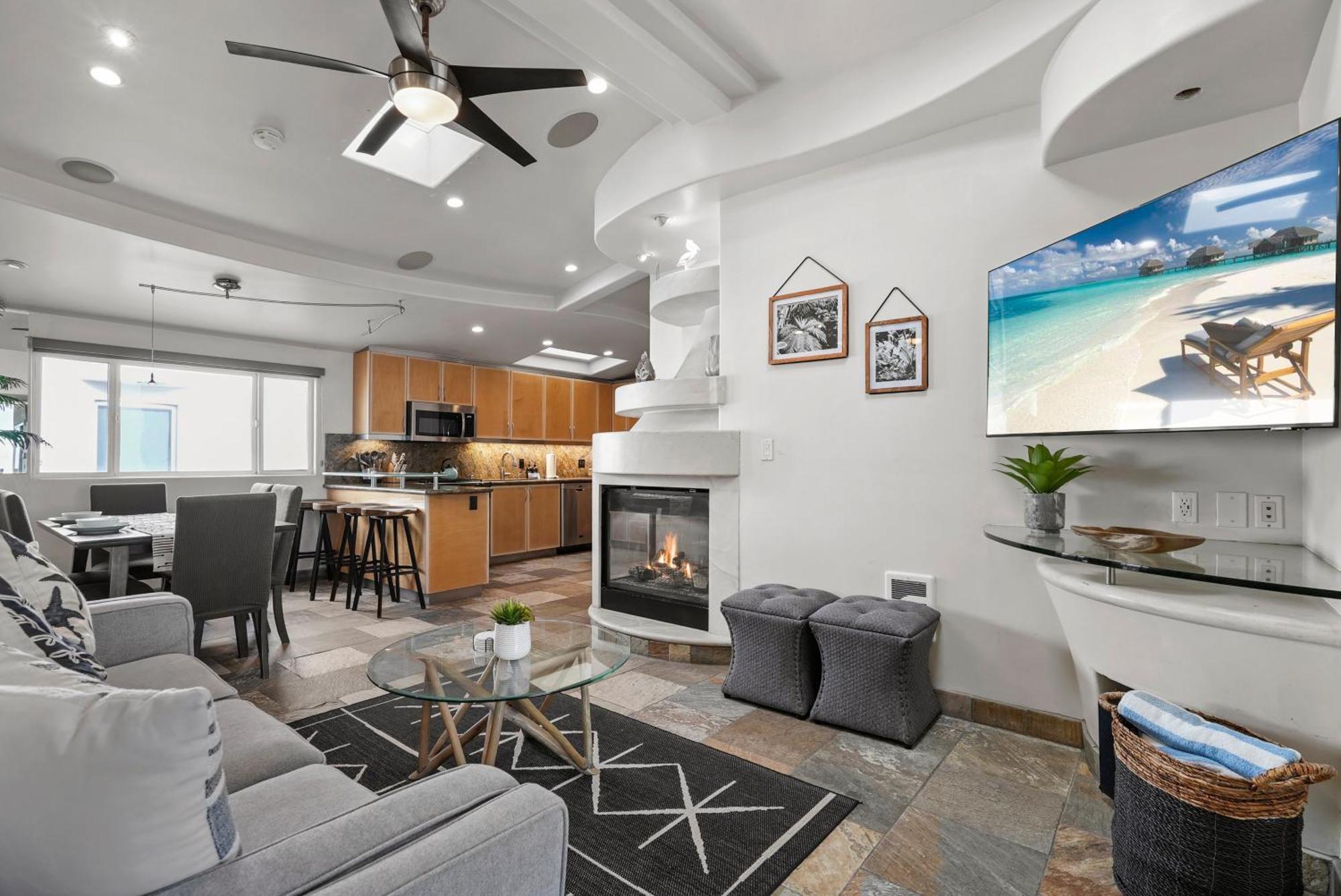 Stunning Oceanfront Boardwalk - Spa, Steps2beach, Parking & Fast Wifi!