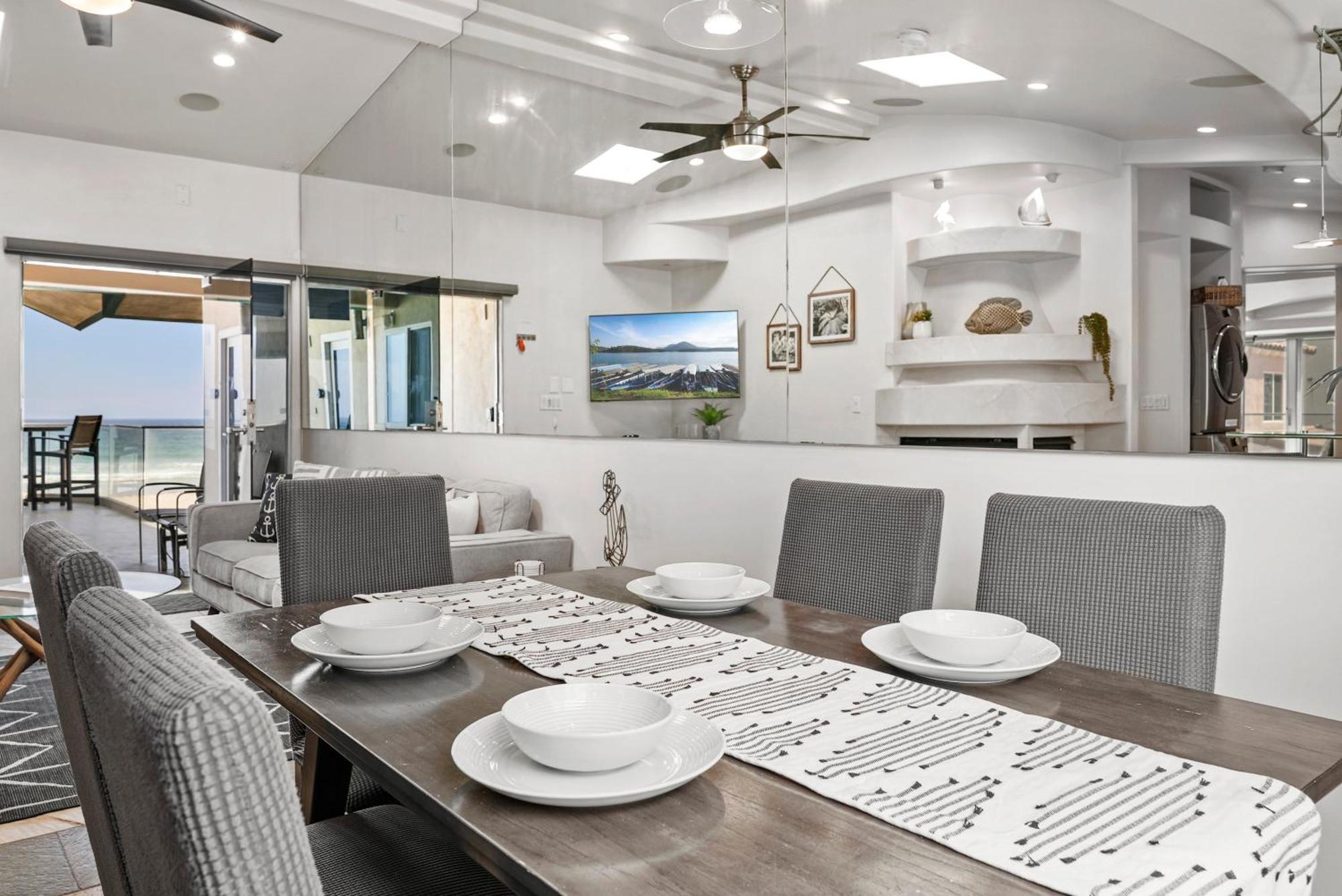 Stunning Oceanfront Boardwalk - Spa, Steps2beach, Parking & Fast Wifi! Holiday home *