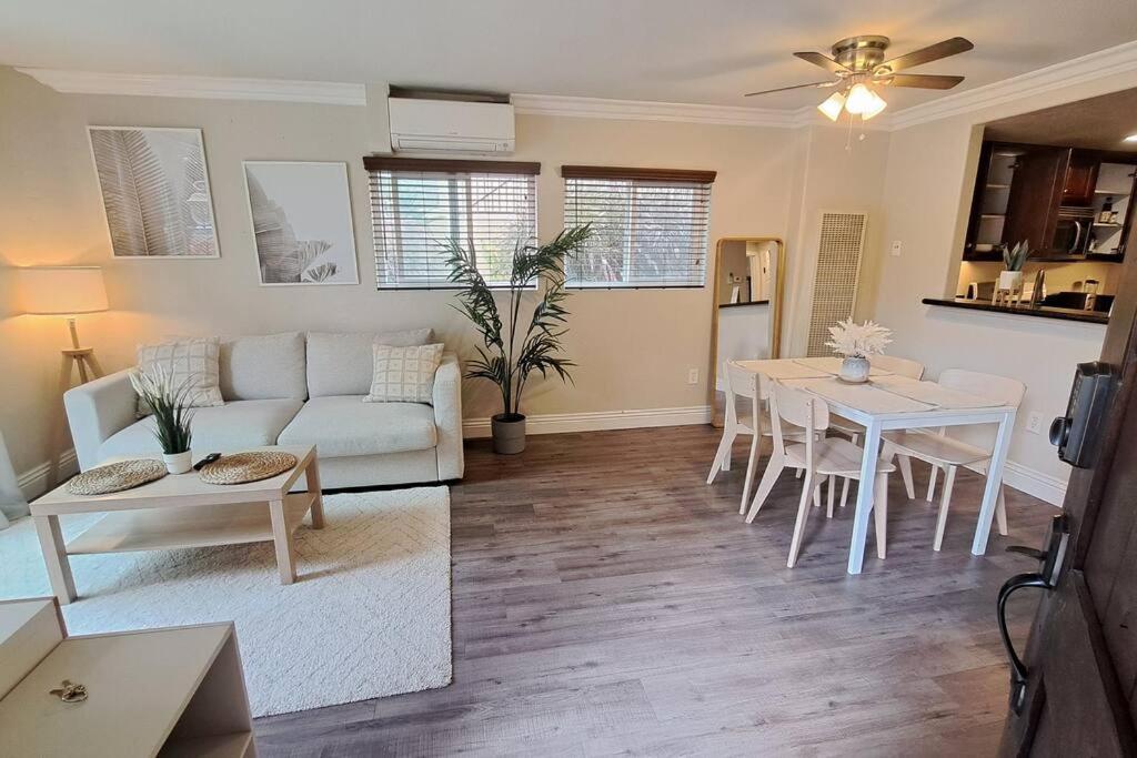 Venetian First Floor One Bedroom Luxury La Jolla, Spa, Pool, Gym * San Diego