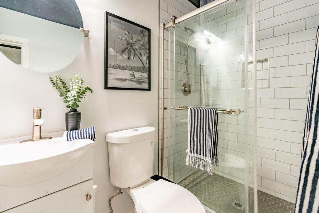 Gorgeous Steps To La Jolla Cove Holiday home