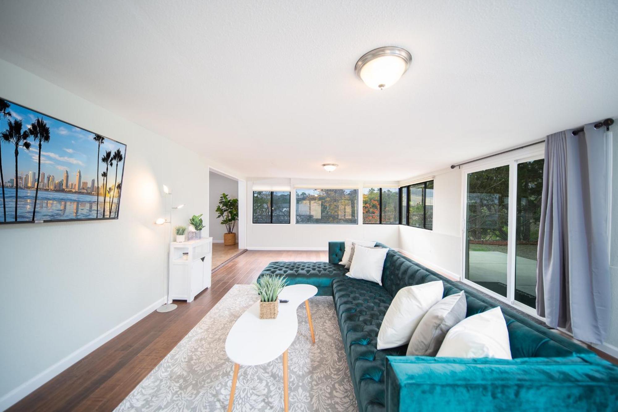 Guest house 4 Bedroom With Game Room! Family Friendly! Centrally Located! San Diego