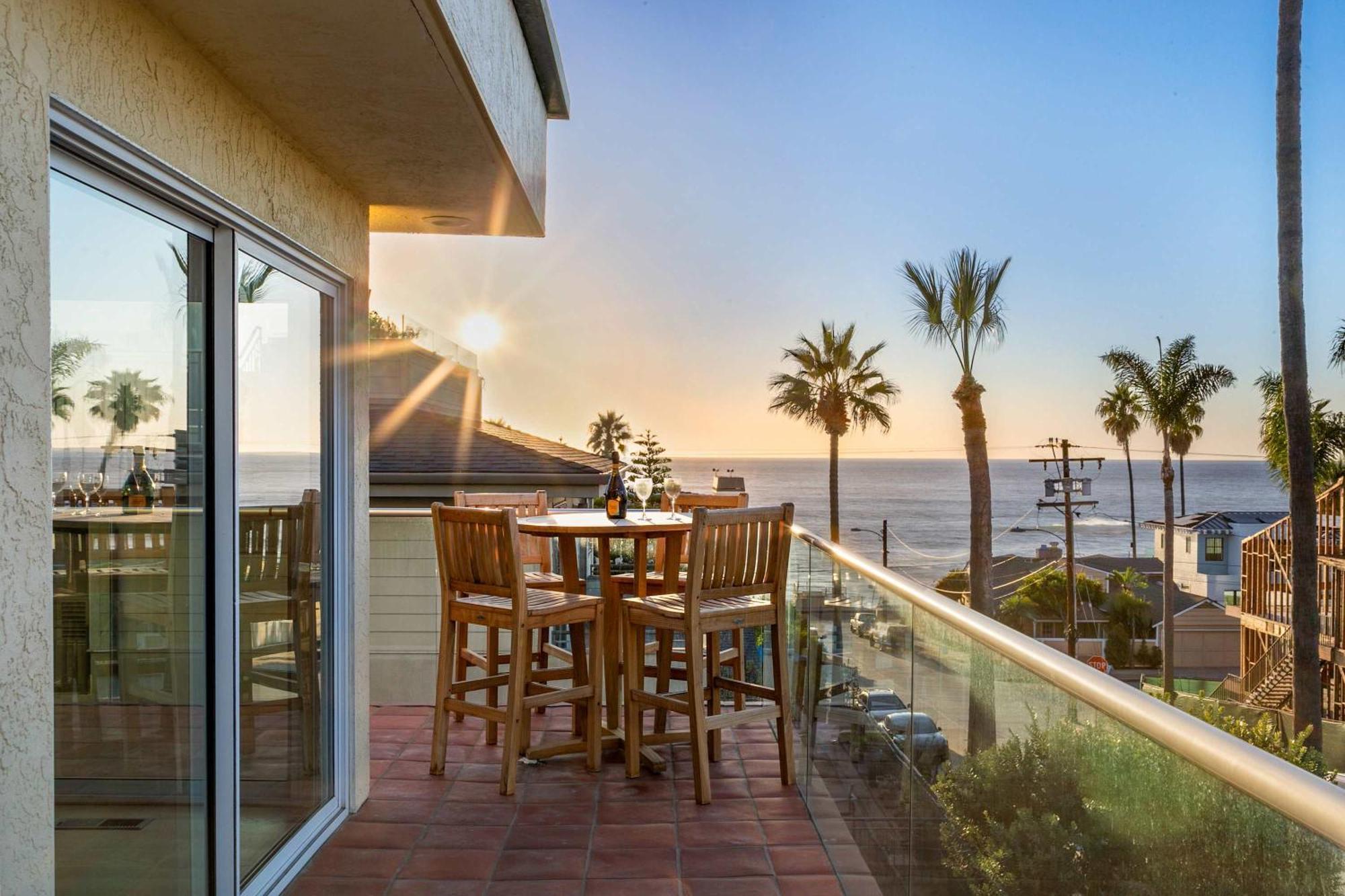 Oceanview Townhome Just Steps From Iconic Windansea Holiday home