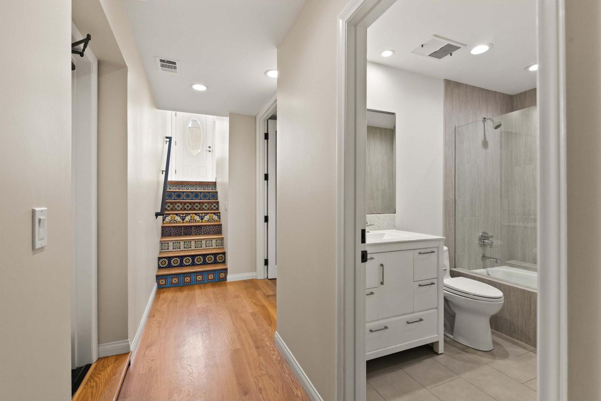 Oceanview Townhome Just Steps From Iconic Windansea