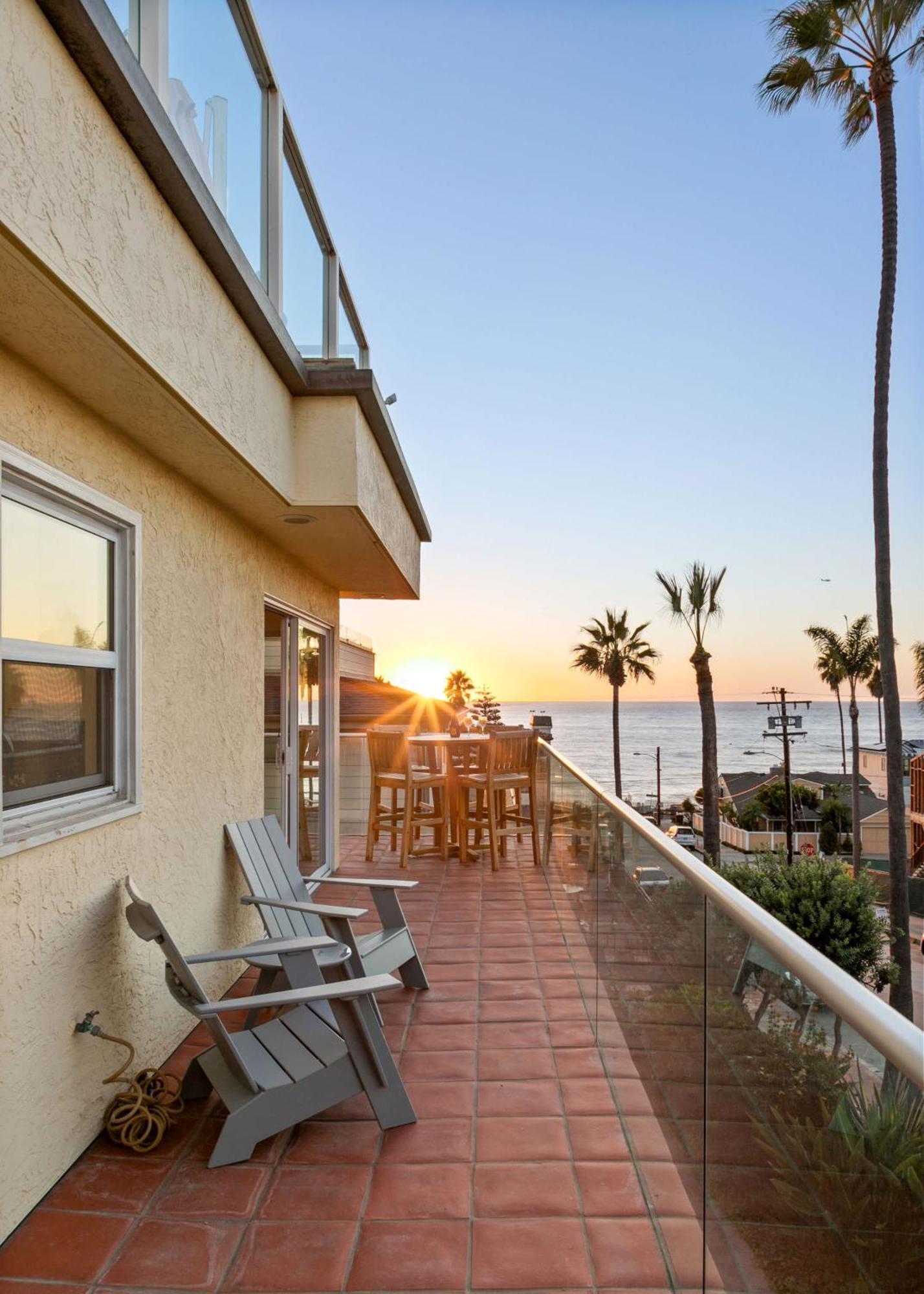 Holiday home Oceanview Townhome Just Steps From Iconic Windansea San Diego